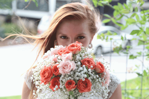 Bride-with-Rose-Bouquet