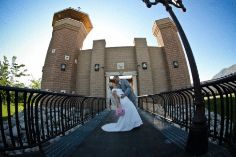 Couple-Kissing-at-Castle