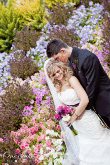 Couple-in-Gardens