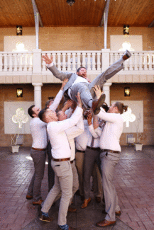 Groom-Surfing